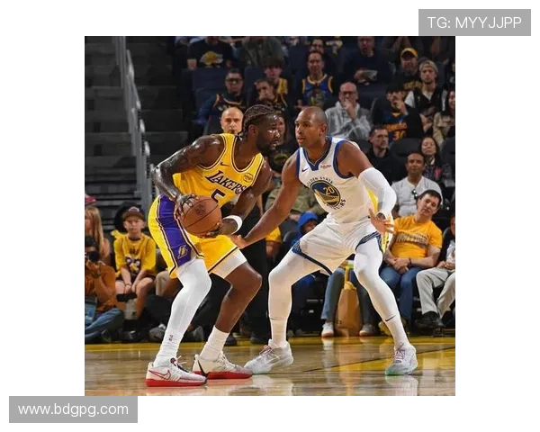 NBA赛场兄弟巅峰对决哥哥最后时刻命中绝杀点燃全场激情