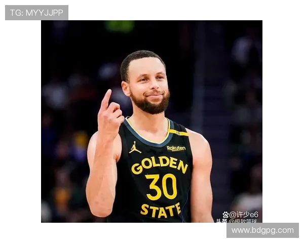 助教分析库里健身与手感的平衡之道探讨运动员体型与技能的关系 助教分析库里健身与手感的平衡之道探讨运动员体型与技能的关系